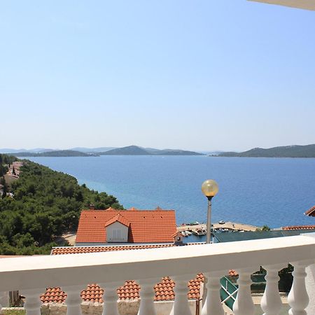 Apartments Toni Na Moru Drage Bagian luar foto