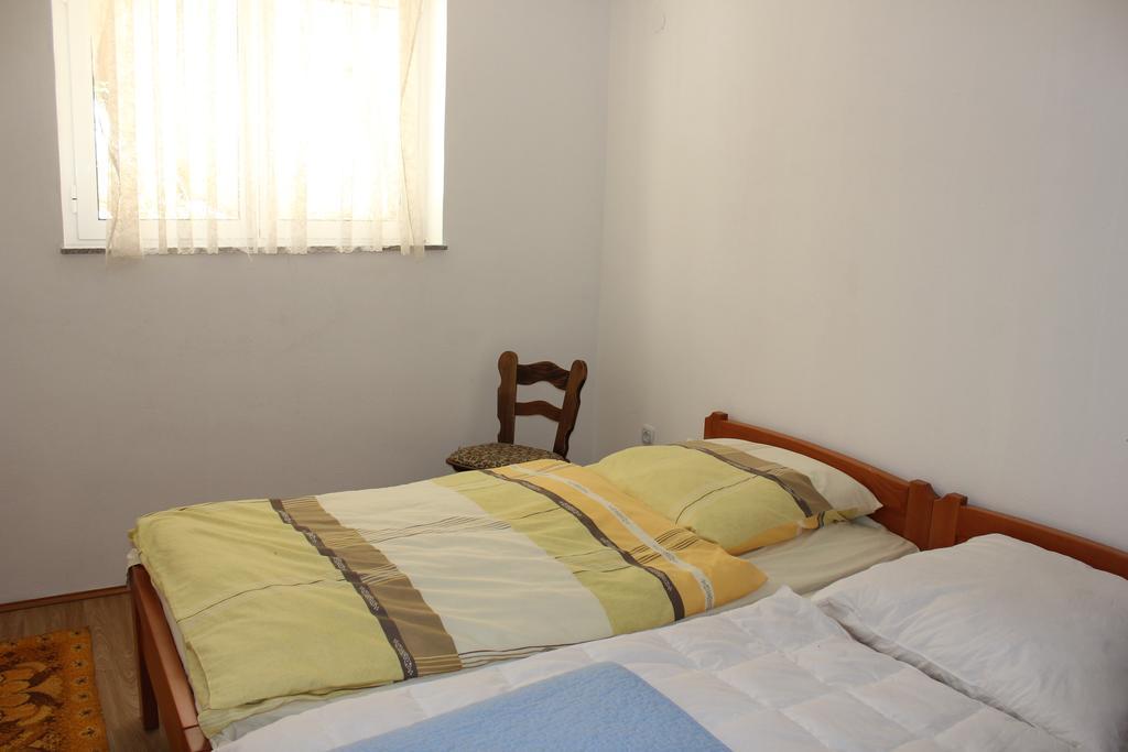 Apartments Toni Na Moru Drage Ruang foto