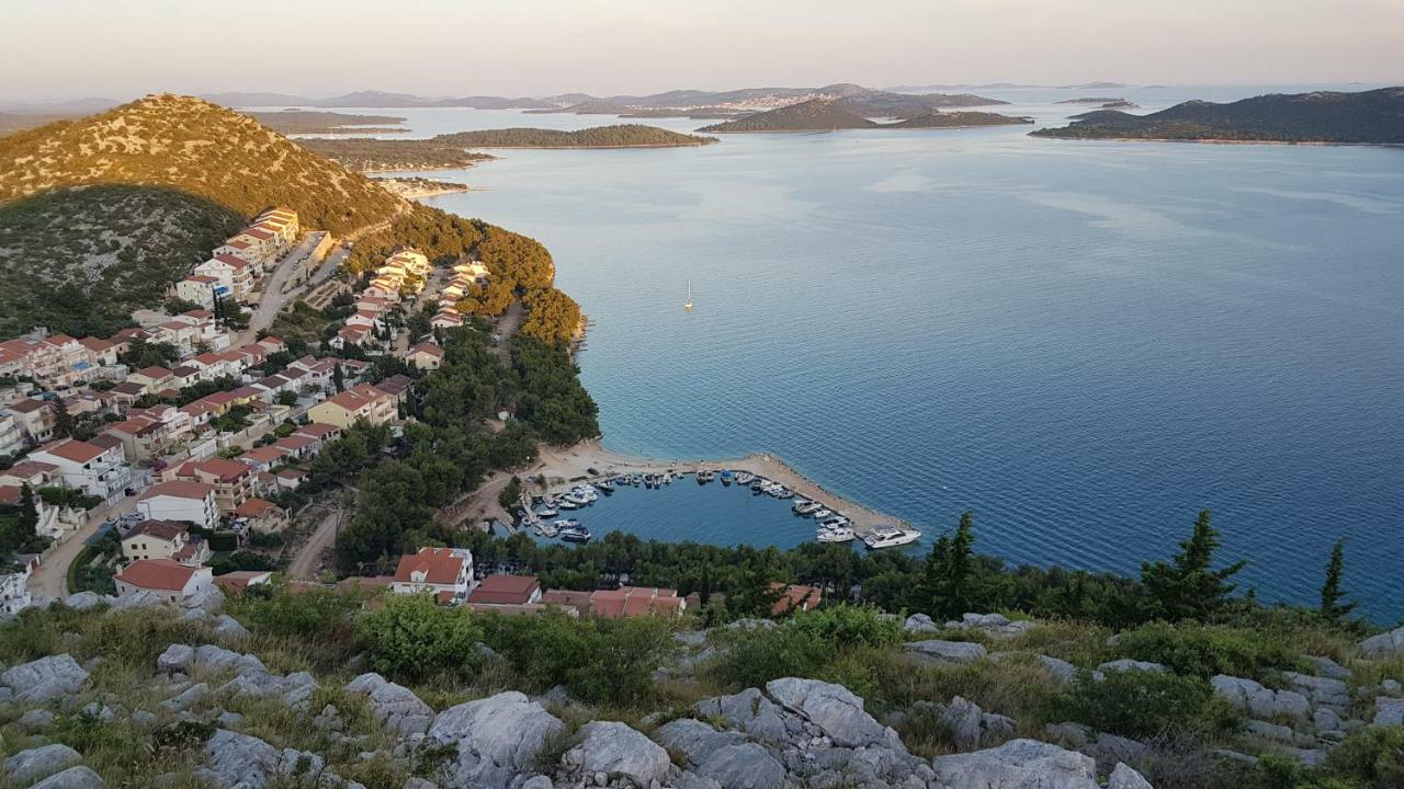 Apartments Toni Na Moru Drage Bagian luar foto